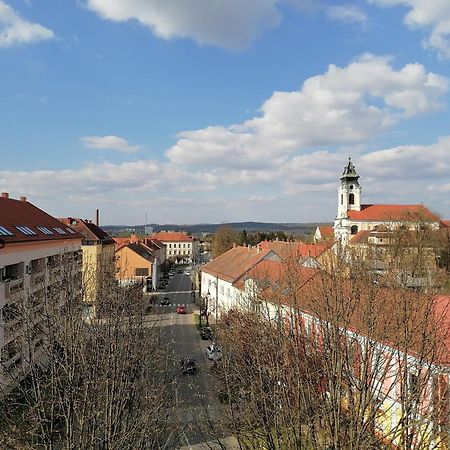 Shine Apartman Szentgotthárd Exteriör bild