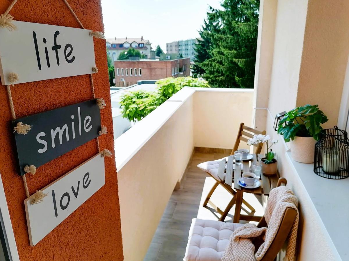 Shine Apartman Szentgotthárd Exteriör bild